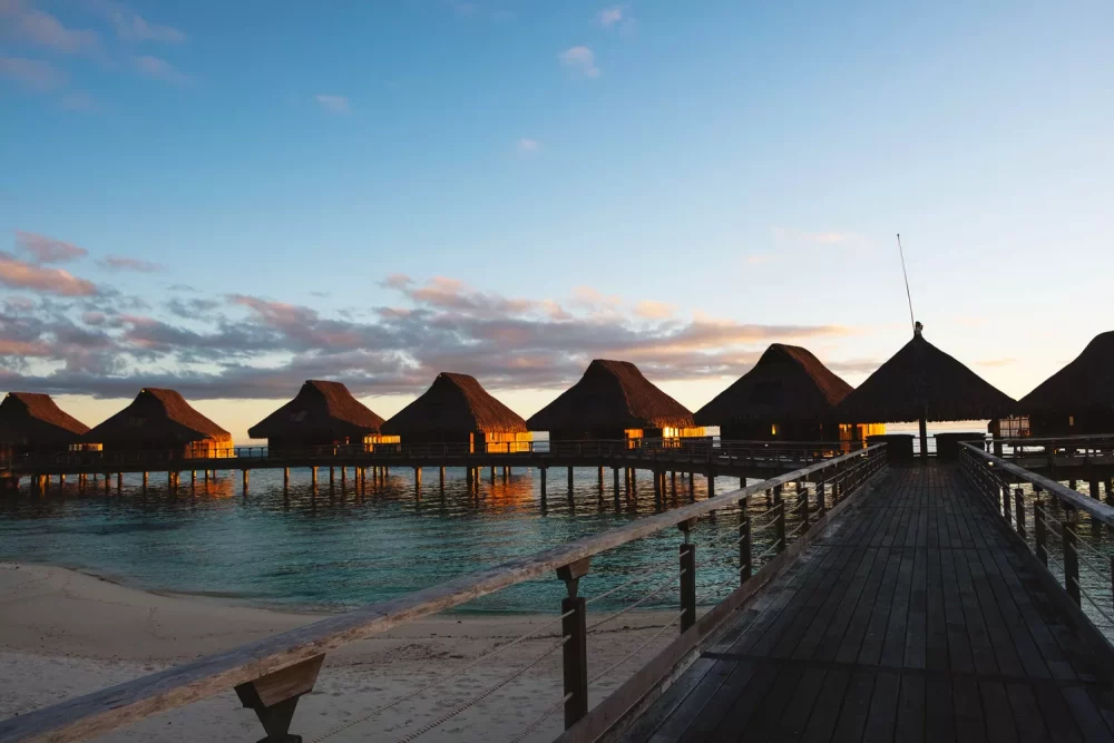 bungalows-bora-bora-1000x667 - Los mejores momentos para visitar Bora Bora por buen clima, precios más bajos e increíble observación de ballenas