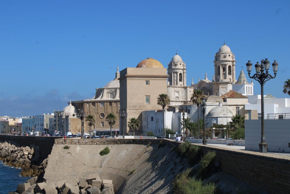 cadiz-espana-1000x670 - Es una de las calles más hermosas de España y debes visitarla una vez en tu vida