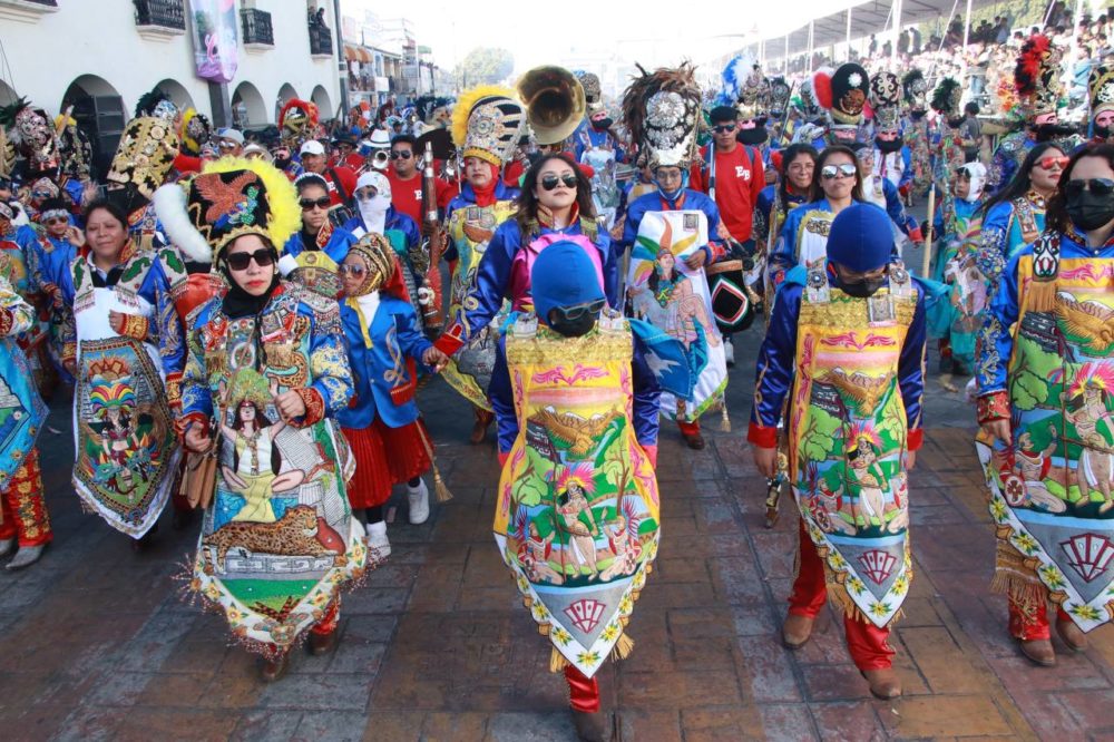 carnaval-Huejotzingo-1000x666 - El Pueblo Mágico a dos horas de CDMX con las mejores vistas al volcán Popocatépetl