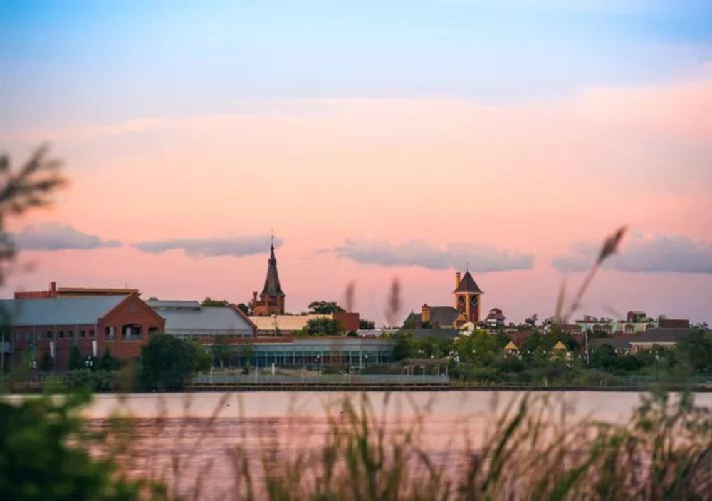 Este pequeño pueblo en Carolina del Norte tiene el perfil urbano más pintoresco de Estados Unidos