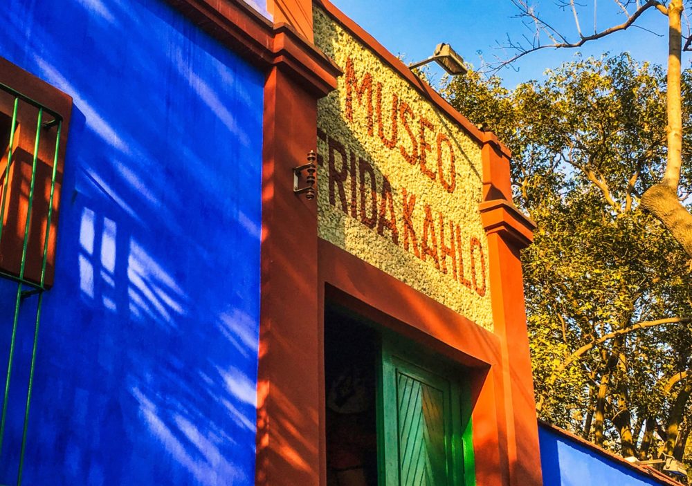 casa-azul-frida-kahlo-1000x703 - Guía de viaje de la Ciudad de México: 8 bellos sitios que debes conocer al menos una vez en la vida