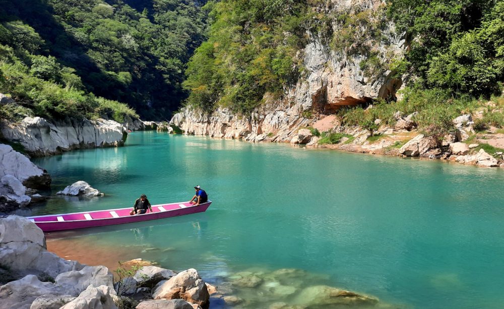 Este Pueblo Mágico tiene unas cascadas salidas de un cuento de hadas, aguas turquesas y hermosas cuevas
