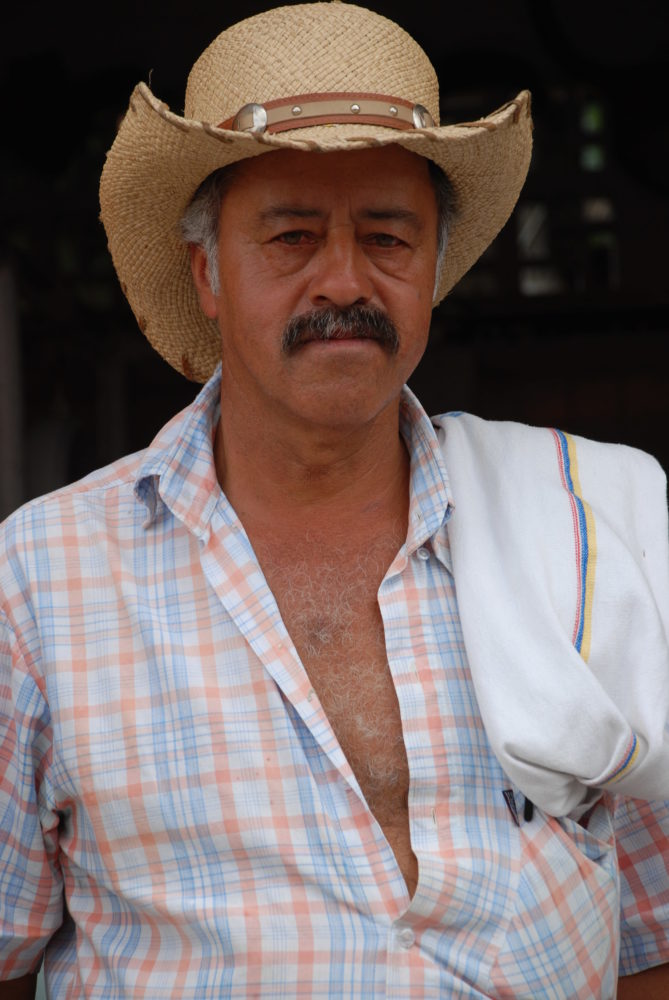 colombia-044-669x1000 - Recorre 15 de los pueblos cafeteros más auténticos del mundo