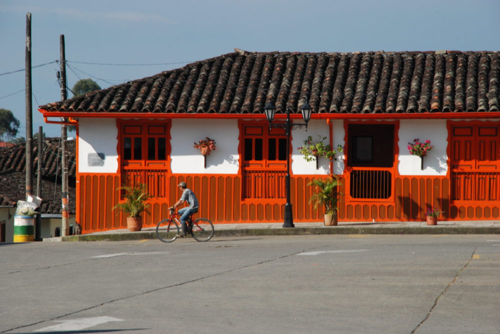 colombia-665-1000x669 - Recorre 15 de los pueblos cafeteros más auténticos del mundo