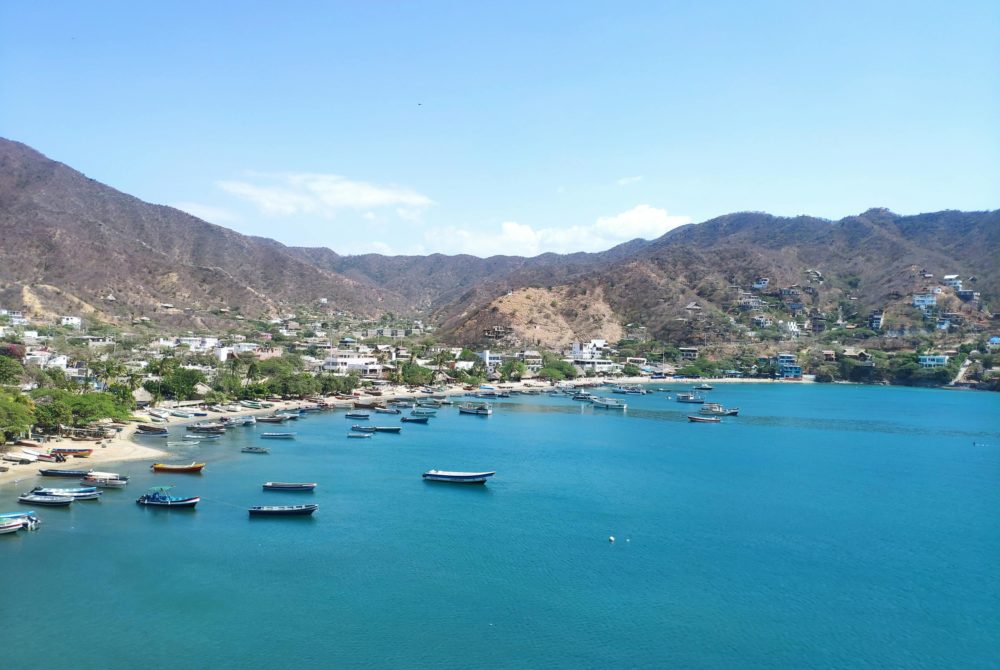 ilustrativa-taganga-magdalena-colombia-pexels-1000x670 - 3 hermosas playas de Colombia desconocidas por los turistas