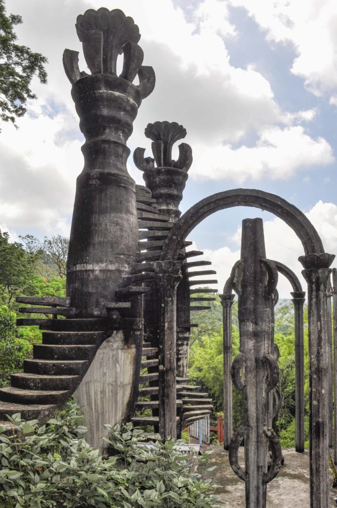 jardin-edward-james-turismo-pueblo-magico-xilitla-664x1000 - El Pueblo Mágico que tiene el jardín surrealista creado por Edward James