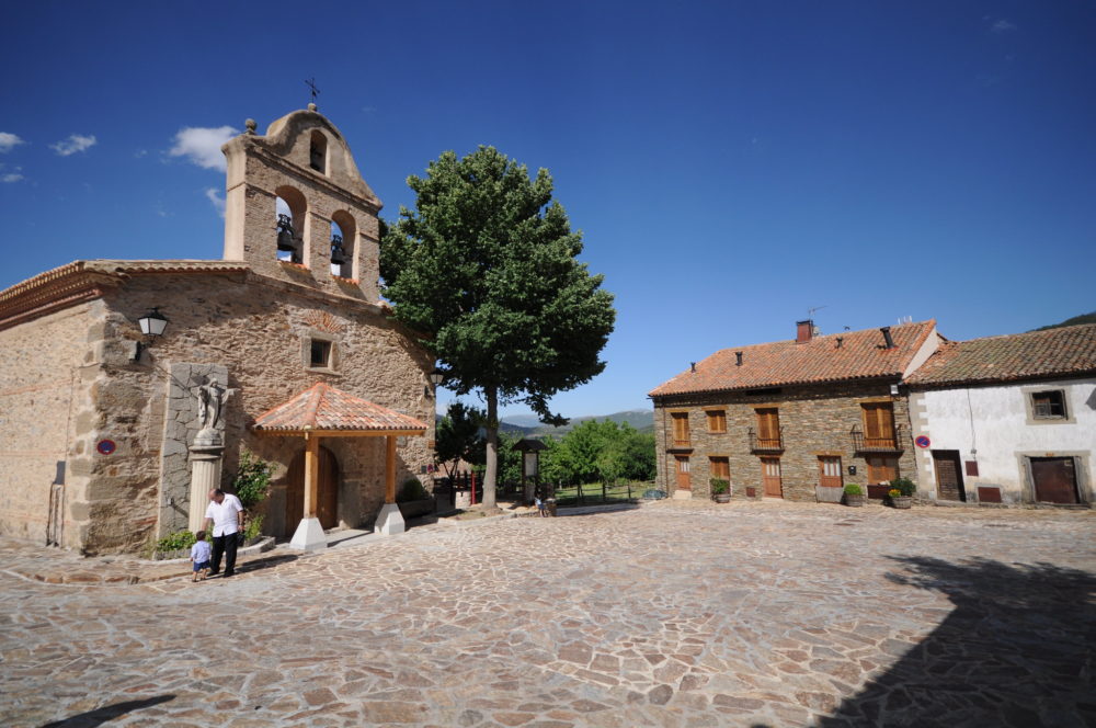 lahiruela-Flickr-TusCasasRurales-1000x664 - El hermoso pueblito muy cerca de Madrid con solo 74 habitantes y perfecto para disfrutar de la naturaleza y el senderismo