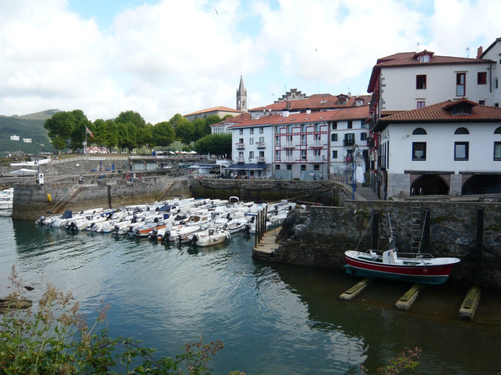 mundaka-pixabay-1000x750 - El bonito pueblo costero vasco ideal para hacer una escapada