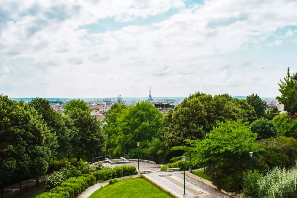 other-neighborhoods-belleville-1000x667 - Este barrio de París cuenta con el mercado de alimentos más antiguo de la ciudad, un speakeasy de fama mundial y un lujoso hotel con vistas increíbles
