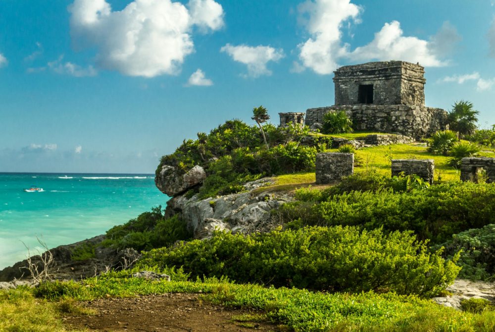 tulum-riviera-maya-san-valentin-1000x670 - 5 zonas arqueológicas de México que debes visitar alguna vez en tu vida