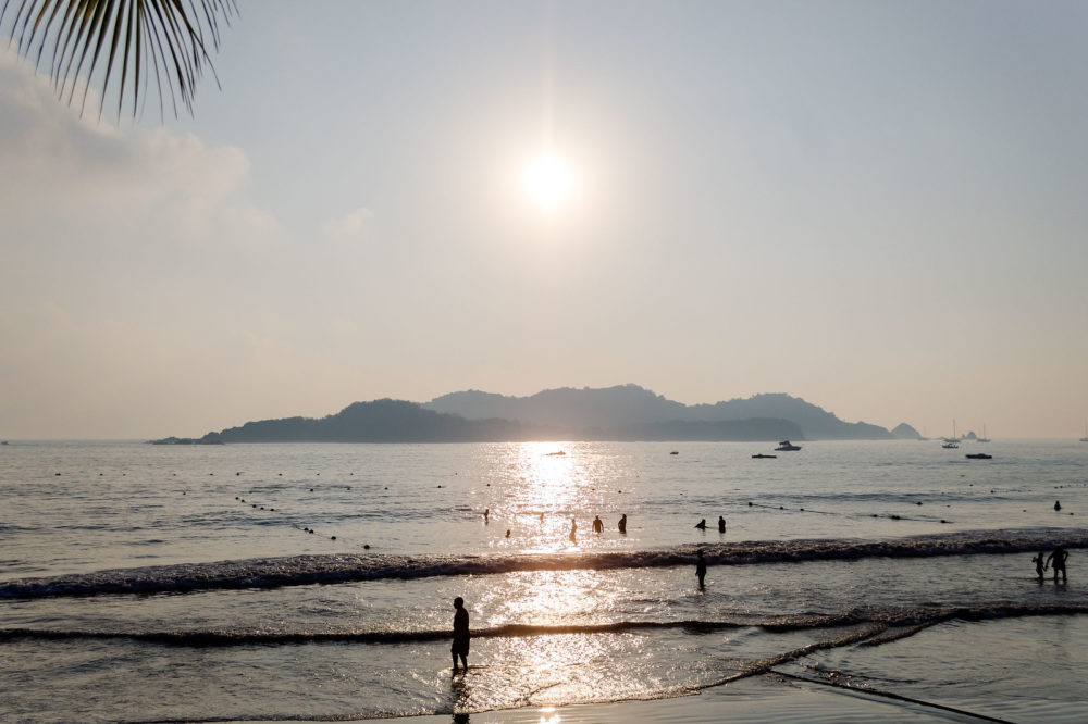 zihuatanejo-ixtapa-flickr-GeraldLau-turismo-lujo-1000x666 - Destinos de lujo: 3 lugares imperdibles de Ixtapa