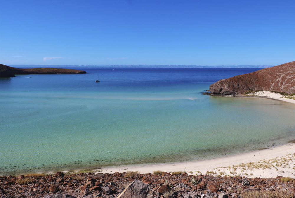 Balandra-1000x670 - La playa virgen de Baja California Sur que casi nadie conoce y tiene aguas azul turquesa