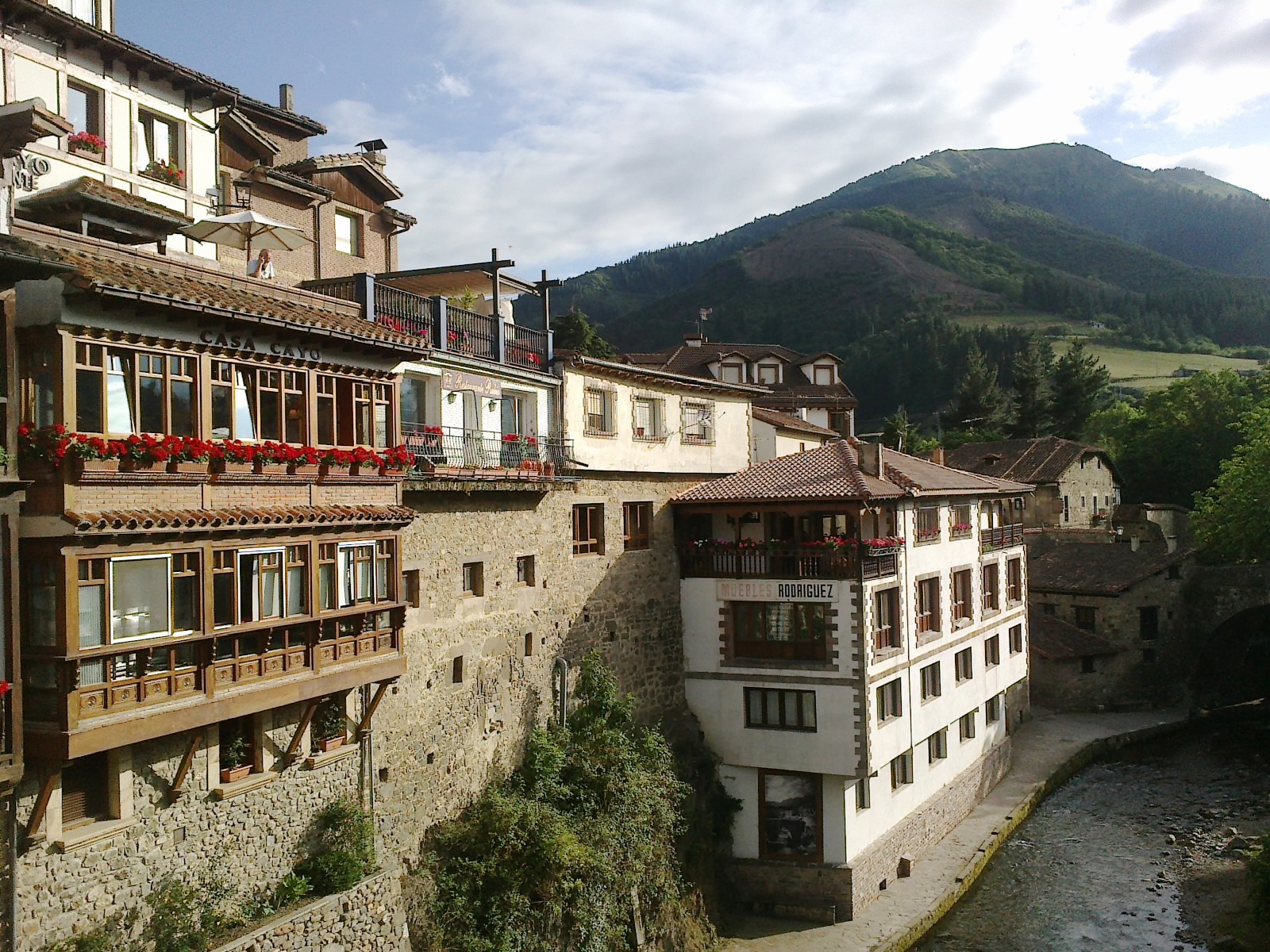El pueblito de Cantabria que pocos conocen con los más lindos paisajes y muy tranquilo