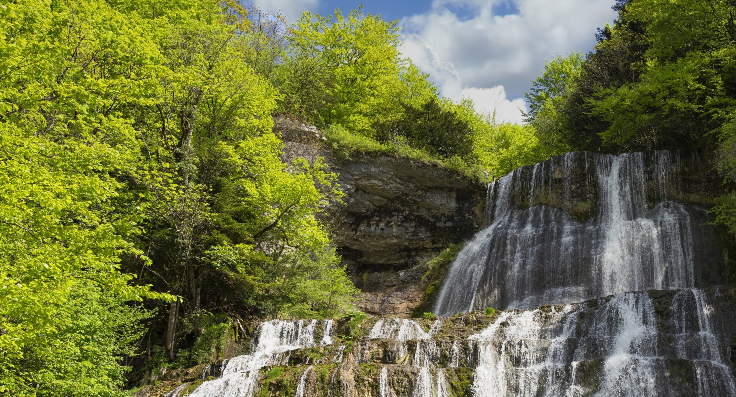 El Pueblo Mágico rodeado de cascadas y cafetales, con flores todo el año y preciosas casitas coloniales