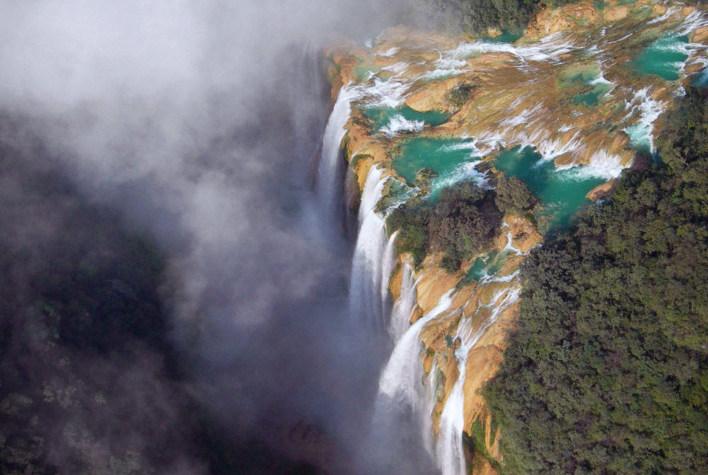 La bonita cascada de San Luis Potosí que te enamorará con sus aguas celestes y hermosos paisajes