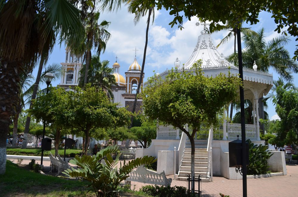 Comala-Wikimediacommons-IreneSoriaGuzman-1000x663 - El Pueblo Mágico con preciosas callecitas que se hizo famoso por una de las novelas más importantes de la literatura latinoamericana