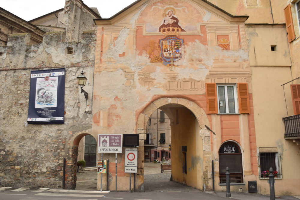 Finalborgo2-1000x667 - Finalborgo, uno de los pueblos medievales más bonitos y mejor conservados de Italia