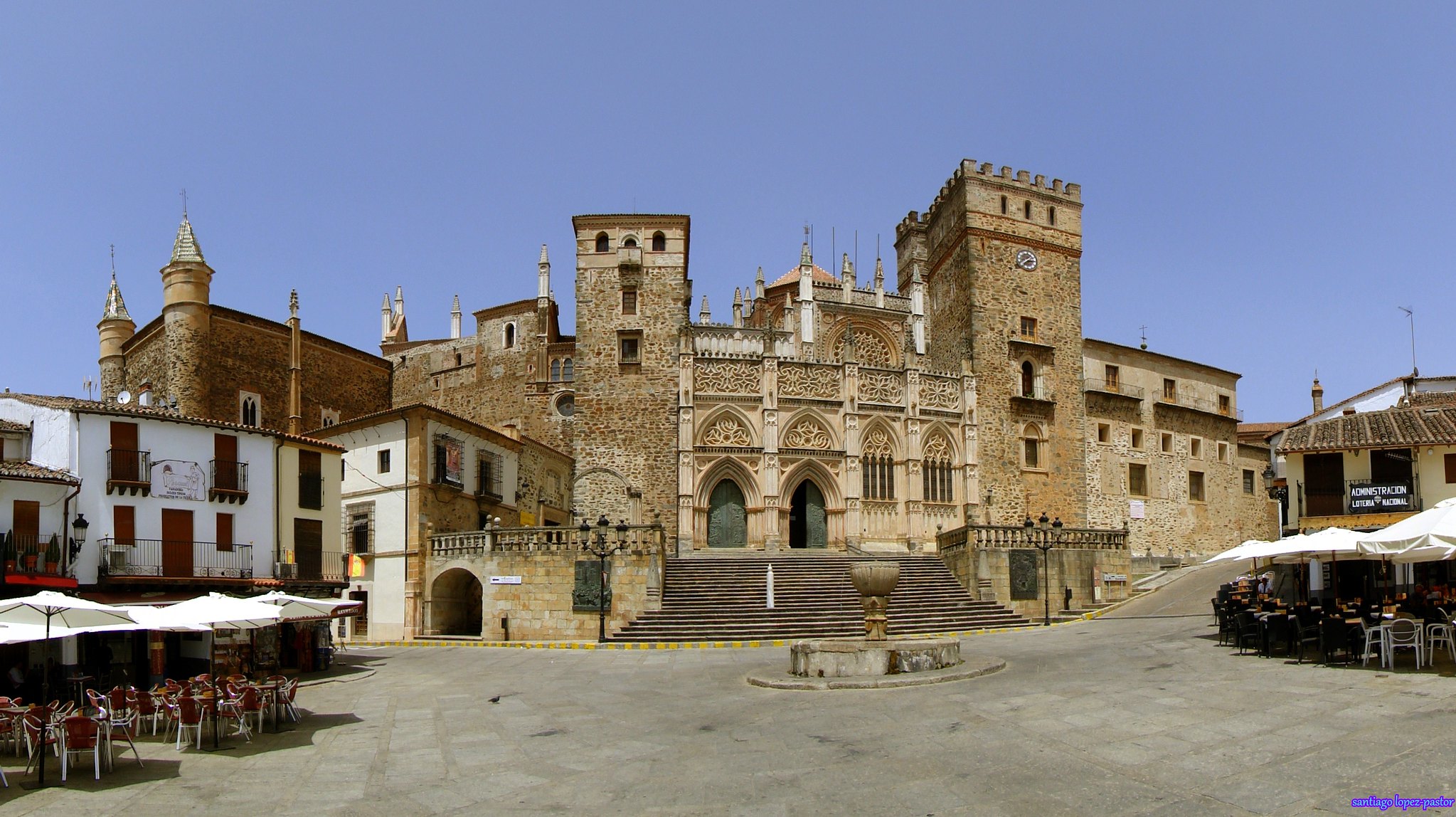 El pueblo de Extremadura que fue galardonado por la Organización Mundial del Turismo como uno de los más lindos del mundo y tiene exquisita arquitectura