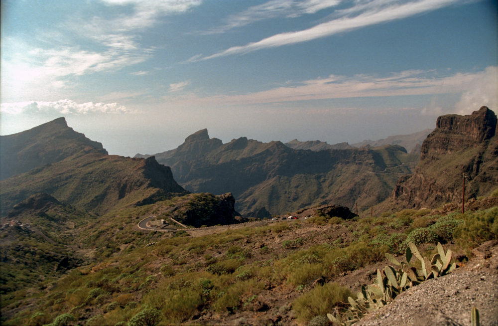 Jerzy-Strzelecki-Wikimedia-Commons-1000x654 - El pueblo escondido de Canarias al que solo se accede por una carretera sinuosa y tiene exquisitas vistas