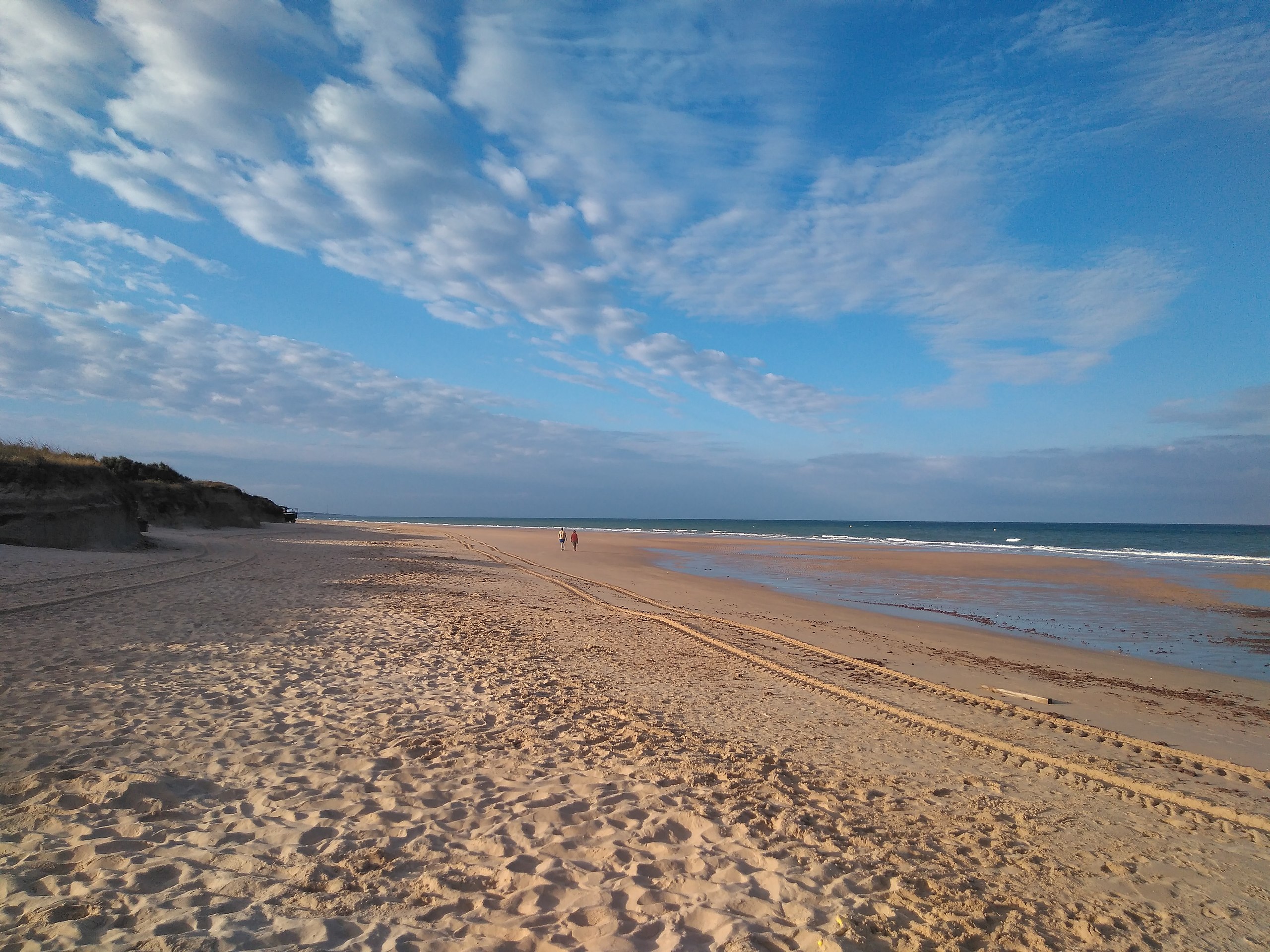 La preciosa playa a 1 hora de Sevilla con hermosos paisajes e ideal para hacer deportes acuáticos