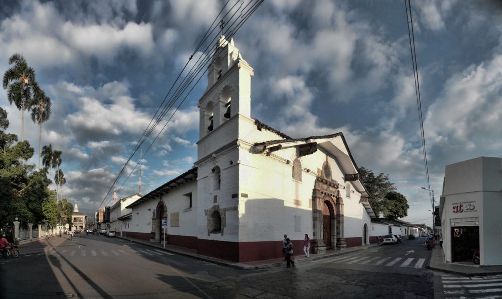 La_Catedral_de_Buga_Iglesia_de_San_Pedro-1000x595 - El bonito Pueblo Patrimonio a 1 hora de Cali con exquisitos platillos y un Cristo redentor al que le atribuyen milagros