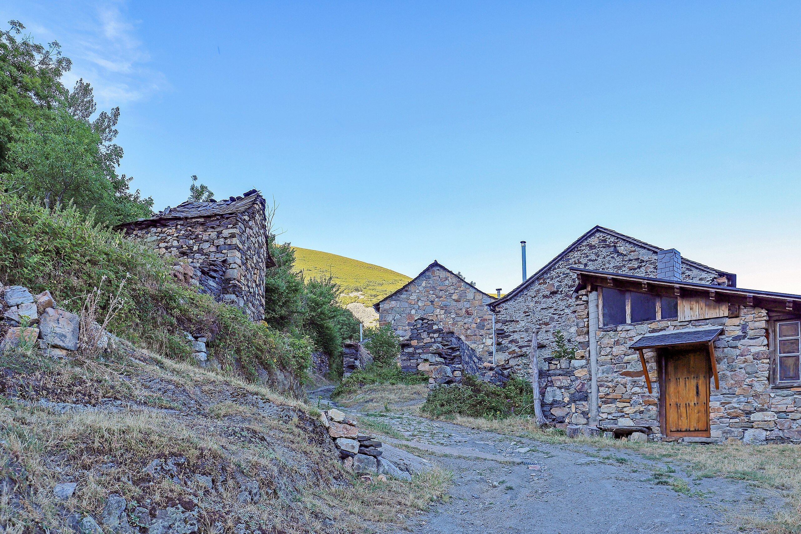 El pueblo de León que tiene 1 habitante, casi nadie lo visita y hay paisajes preciosos