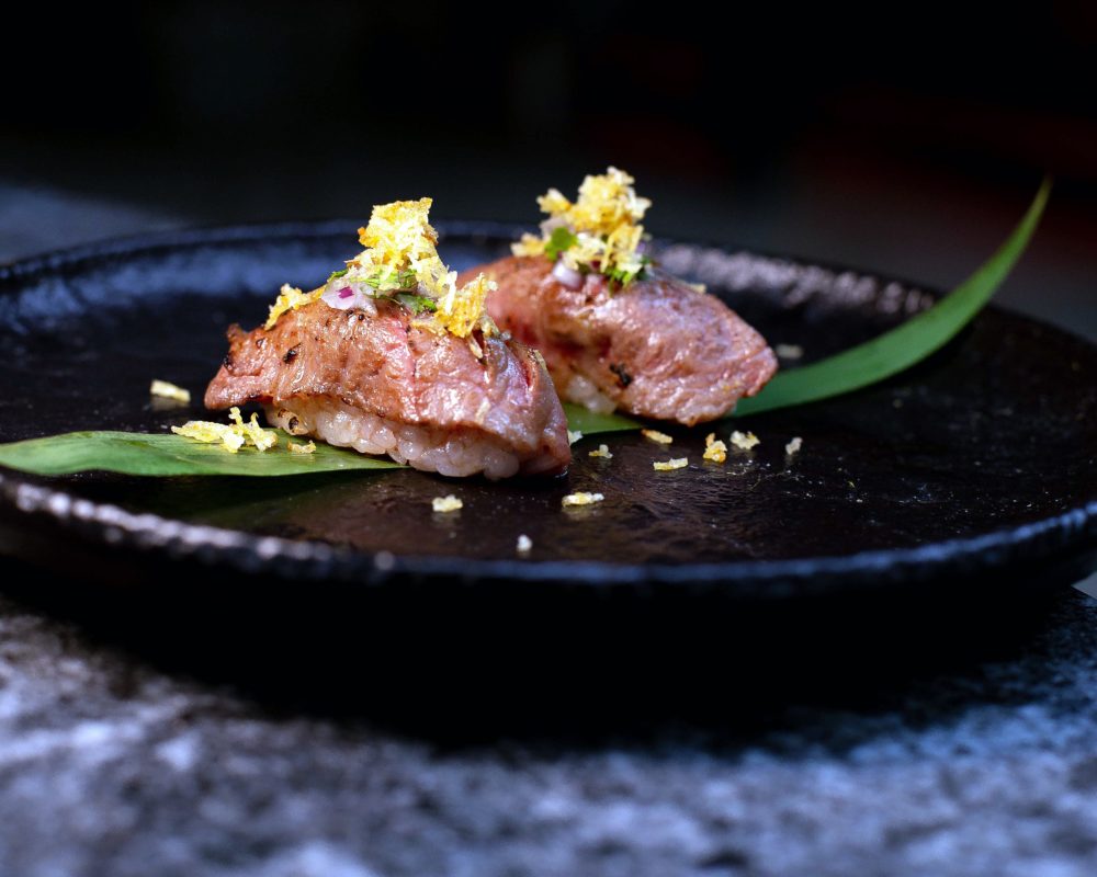 NEKO-NIGIRI-WAGYU-1-1000x800 - Neko Restaurant: un viaje sensorial en clave nikkei