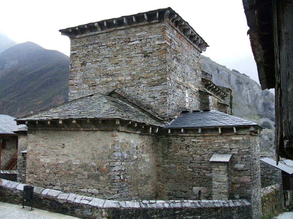 Penalba_de_Santiago_04-Zarateman-1000x750 - Está a 2 horas de León, es un pueblito de 15 habitantes con paisajes montañosos salidos de cuento y tiene hermosas casitas