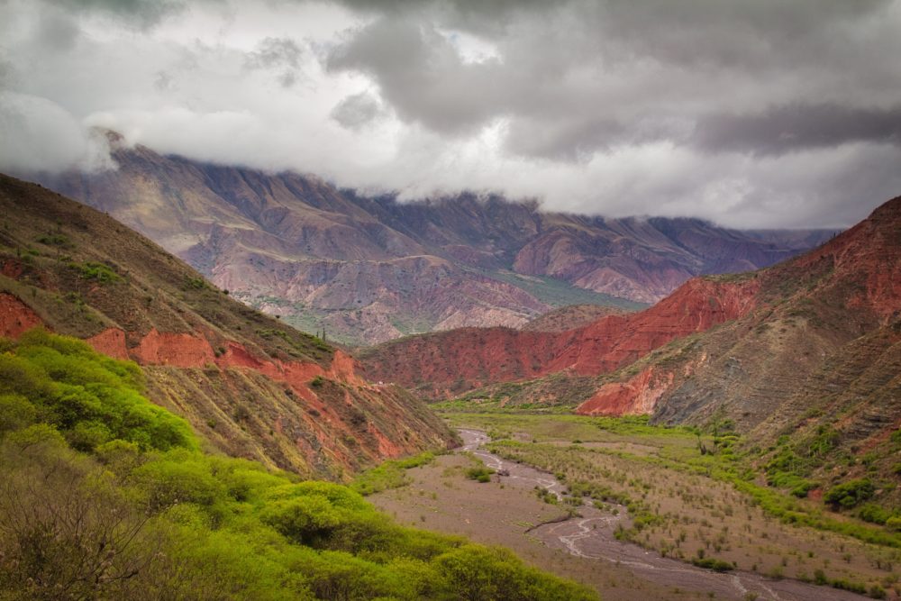 Purmamarca1-Pixabay-1000x667 - El pueblito del norte argentino que debes visitar sí o sí, con un impactante cerro de siete colores y hermosas artesanías