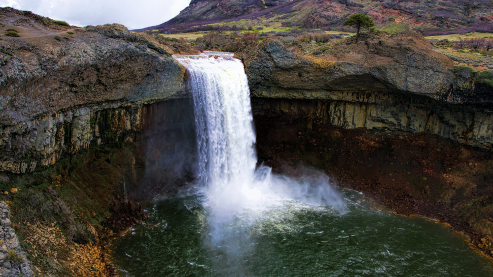 La impactante cascada en el sur de Argentina que pocos conocen y es preciosa para visitar
