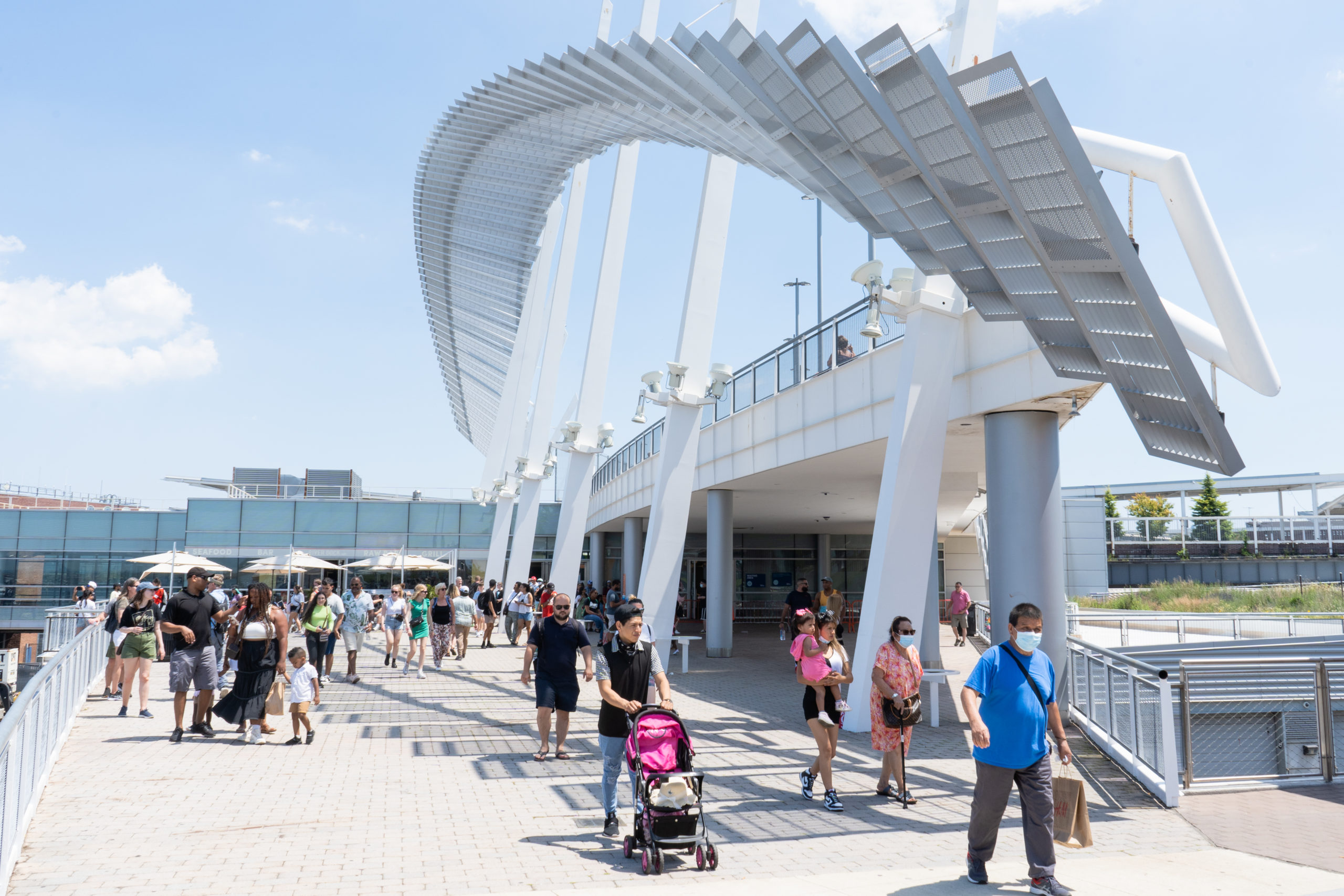 St_George_de_dia-scaled - Sumérgete y explora Staten Island como un verdadero neoyorquino