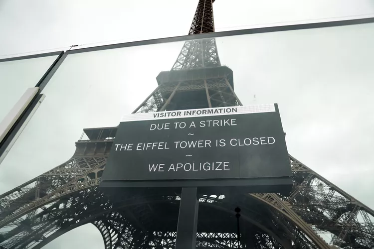 La Torre Eiffel permanece cerrada debido a una huelga