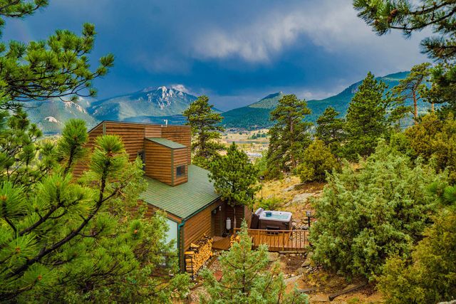 TAL-national-park-hot-tub-estes-park-colorado-AIRBNBPROPOSALS0224-6b0e2c479ad04582aff3c92b7b755cad-1 - Este Airbnb de Colorado es tan romántico que ha sido el espacio para más de 100 propuestas de matrimonio