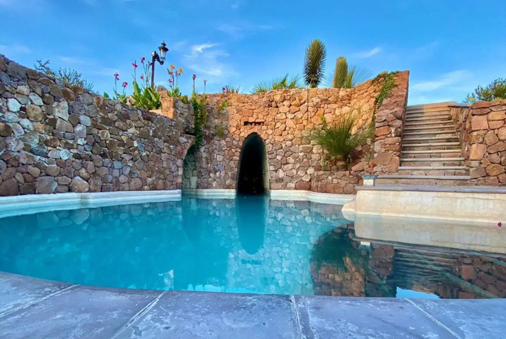 The-Mayan-Baths2-1000x670 - Las exclusivas aguas termales en Guanajuato que solo admiten 45 personas y tienen albercas subterráneas