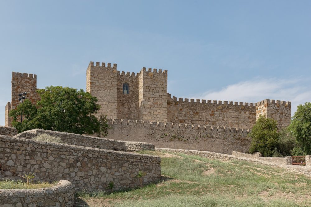 Trujillo-Espana-Wikimediacommons-DiegoDelso-1000x667 - El pueblito de Extremadura con un impresionante castillo medieval que fue escenografía de Game of Thrones