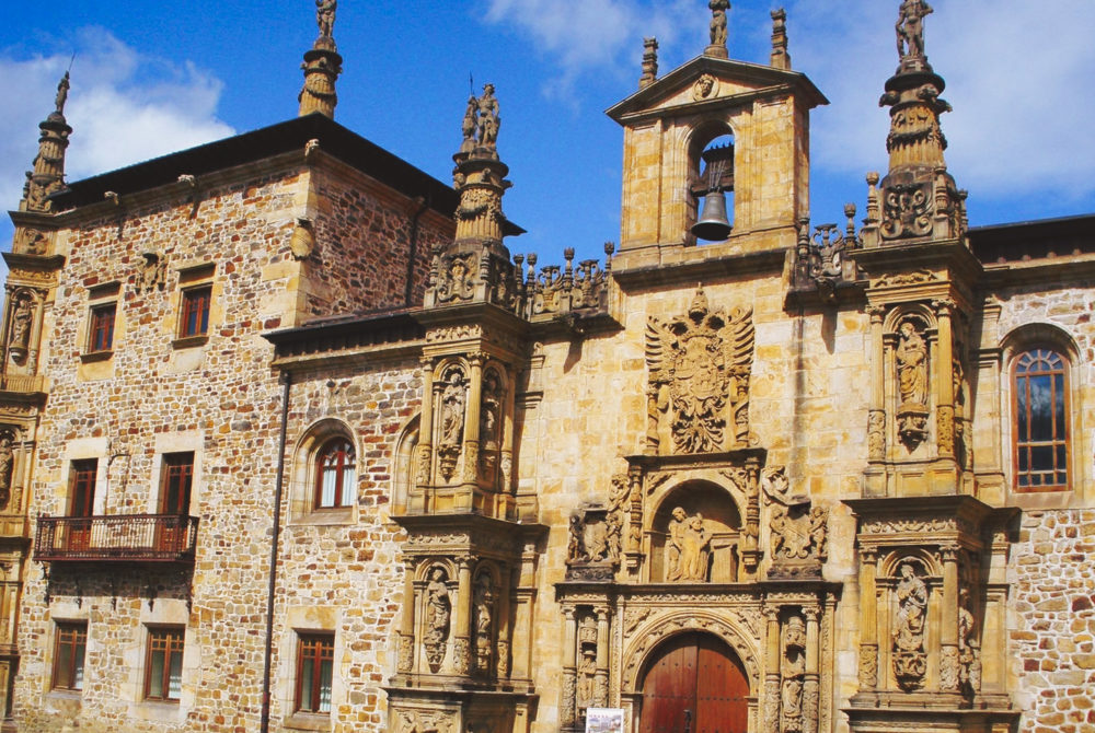 Universidad-Onate-1000x670 - El precioso pueblito vasco que la Organización Mundial del Turismo eligió como uno de los más bonitos del mundo