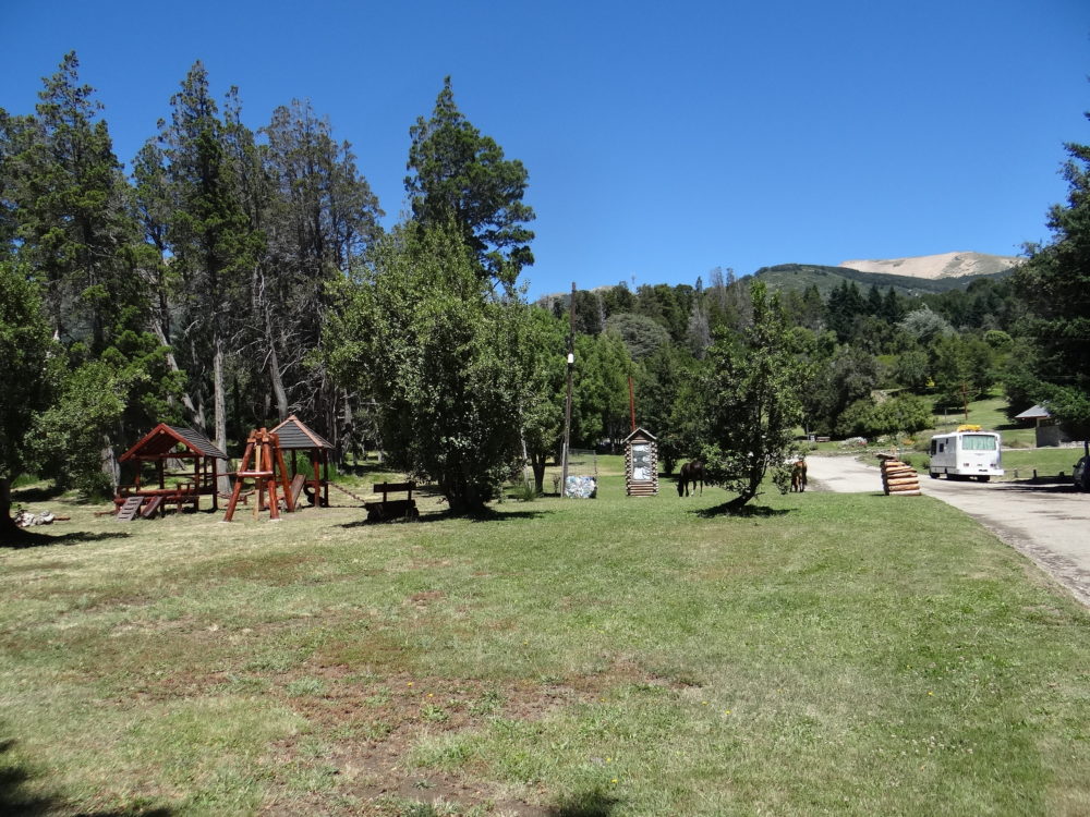 Villa_Traful_plaza_II-1000x750 - El pueblito del sur de Argentina que es una joya de la Patagonia y debes conocer sí o sí por sus alucinantes paisajes