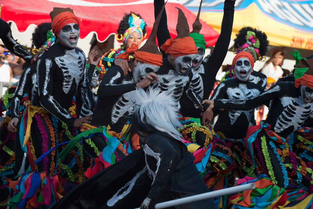 carnaval-barranquilla-desfile-1000x668 - Cuánto cuestan las entradas para la Coronación de los Reyes del Carnaval de Barranquilla 2024