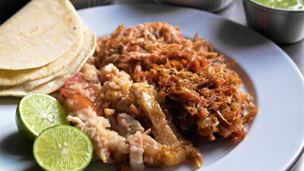 carnitas-pixabay-1000x563 - El Pueblo Mágico lleno de fe y con deliciosas carnitas que está a 10 minutos de Zacatecas