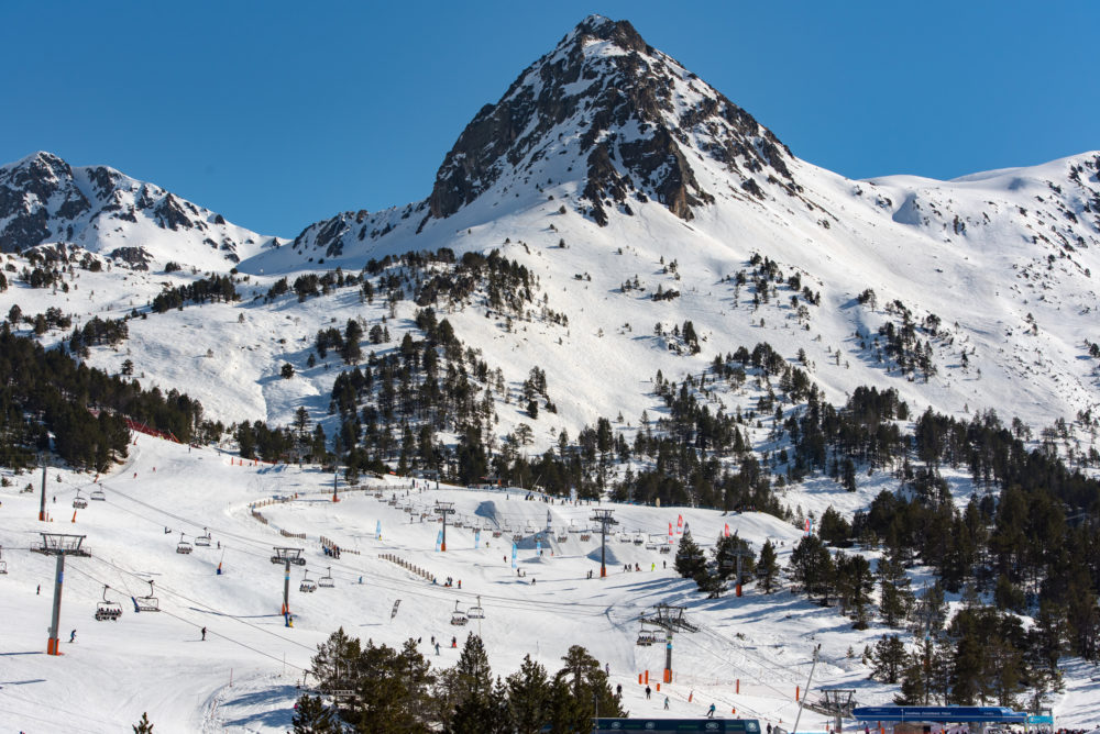 grau-roig-grandvalira-andorra1-1000x668 - Mi prima, la que detona explosivos
