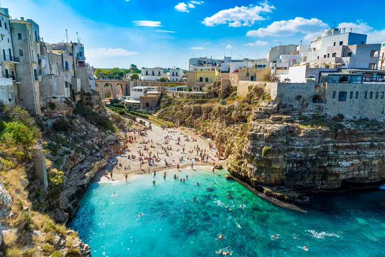 image-6 - Esta ciudad italiana de color miel tiene calles empedradas, una escena vinícola discreta y playas impresionantes cerca