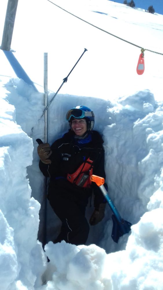 mausi-arancet-Artificiera-grandvalira-andorra3-563x1000 - Mi prima, la que detona explosivos