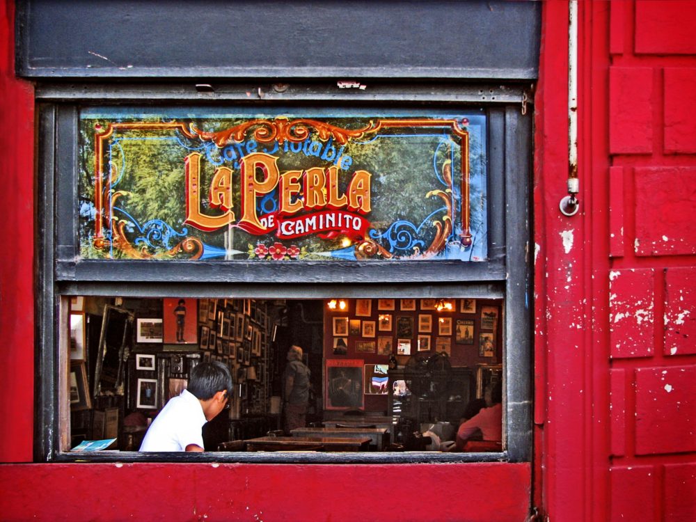 restaurante_en_Caminito-1000x750 - De película: un viaje por las locaciones argentinas en Hollywood