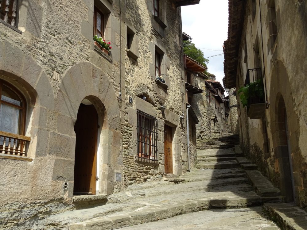 rupit-2693759_1920-1000x750 - El pueblo medieval de Osona con hermosos paisajes que la Organización Mundial del Turismo reconoció como uno de los más bellos del mundo