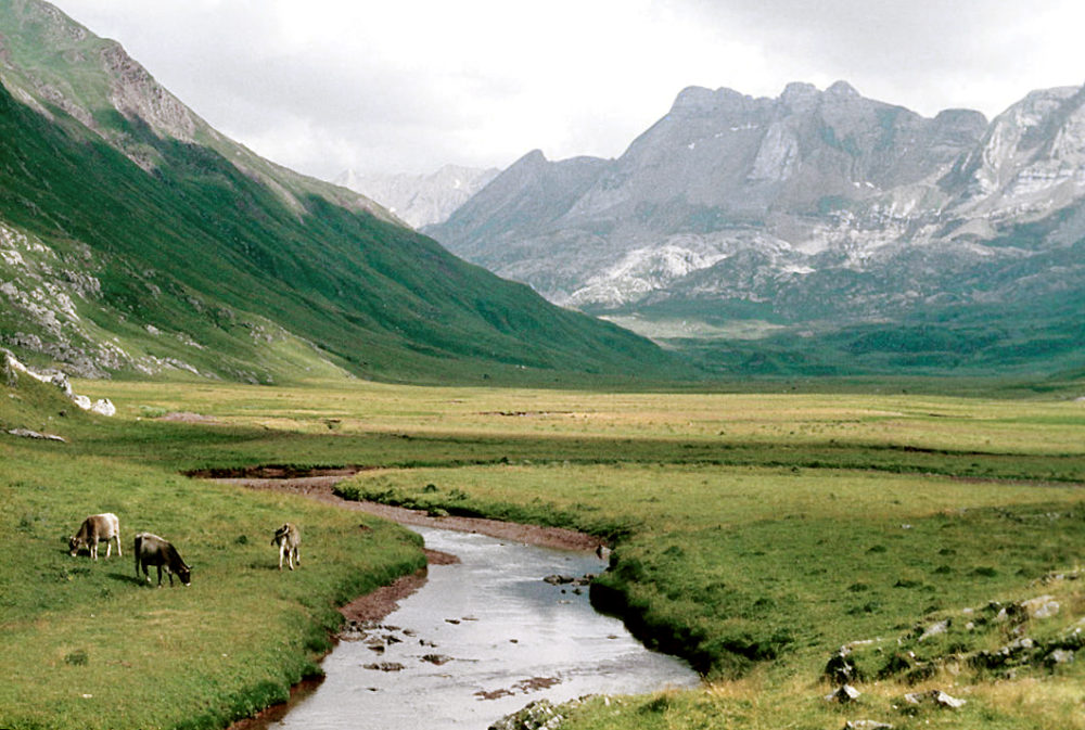 Anso3-LBM1948-en-Wikimedia-Commons-1000x673 - Es uno de los pueblos más bonitos de España, limita con Francia y tiene paisajes alucinantes