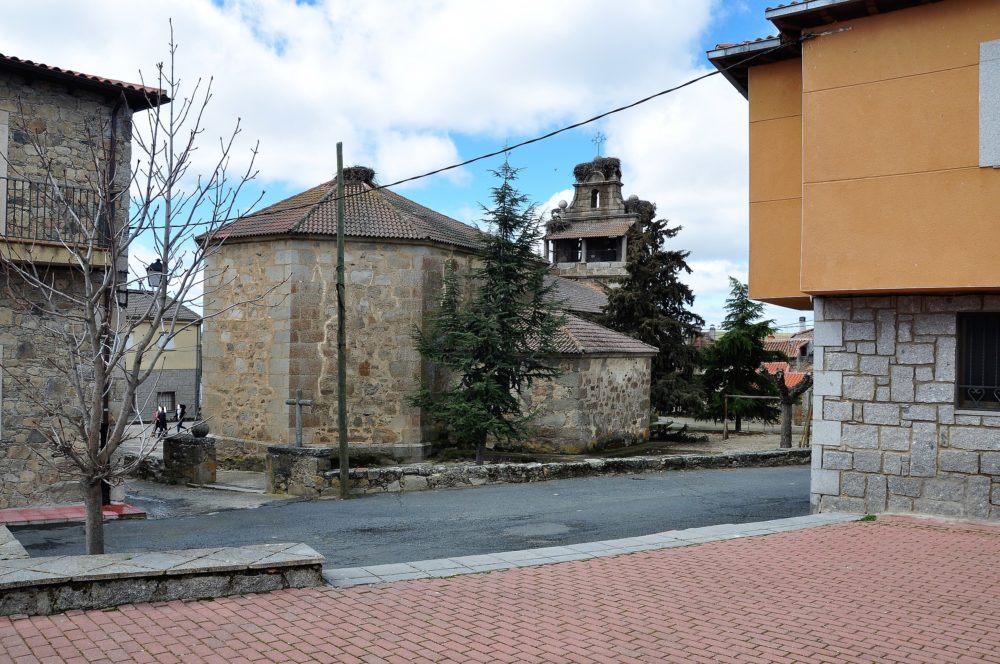 Arevalillo2-Xemenendura-en-Wikimedia-Commons-1000x664 - El pueblito de 75 habitantes perfecto para descansar a 1 hora de Salamanca y con bonitas callecitas