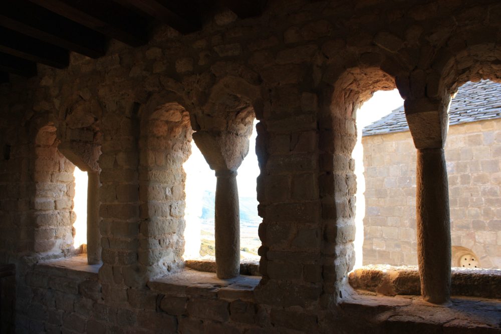 Castillo_de_Loarre_wikimedia_commons_Aupello122-1000x667 - El deslumbrante castillo de Aragón donde se rodó la película Reino de los cielos