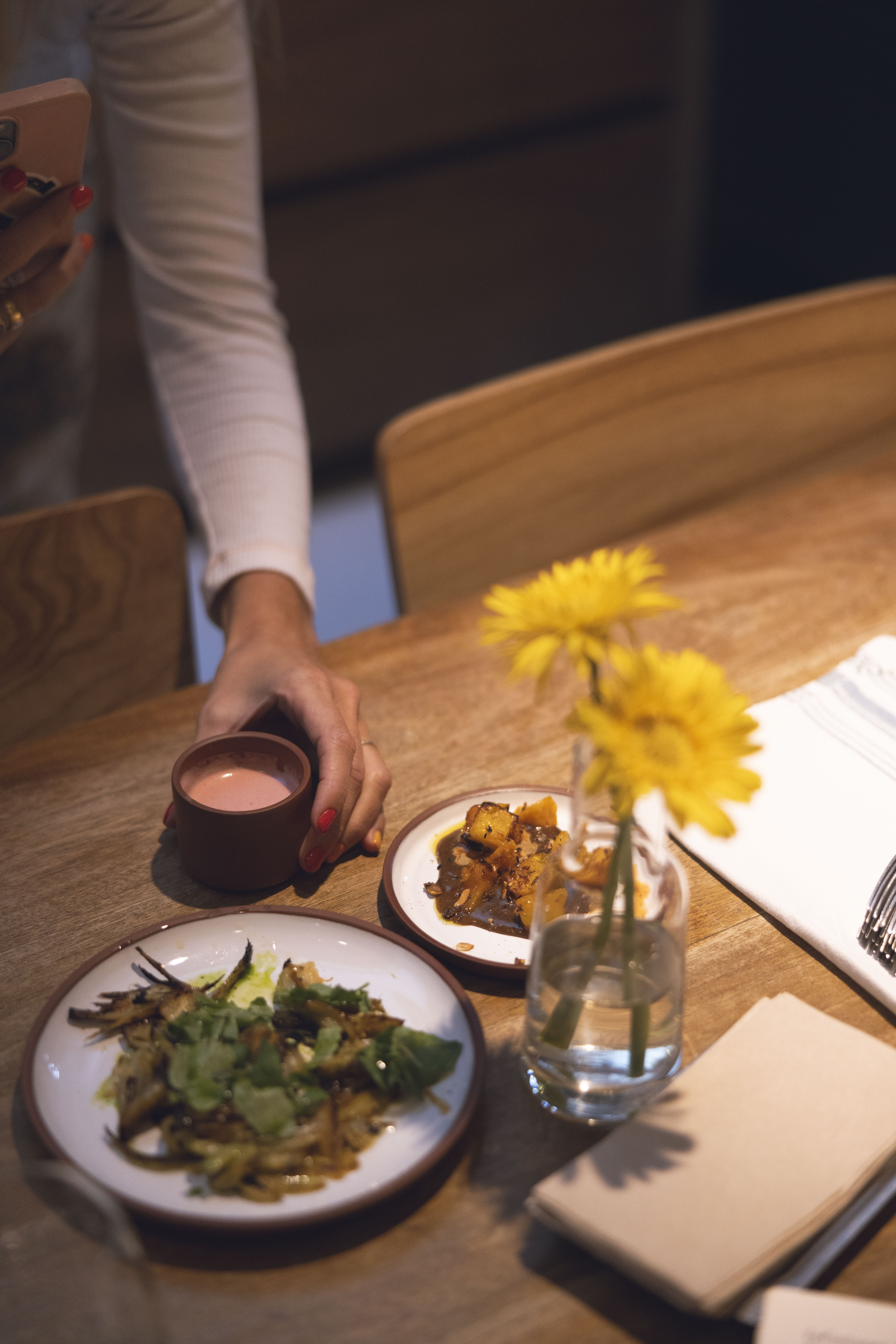 Clara-Correa-NArda-Comedor5-1 - Descubre las infusiones ayurvédicas de Narda Comedor