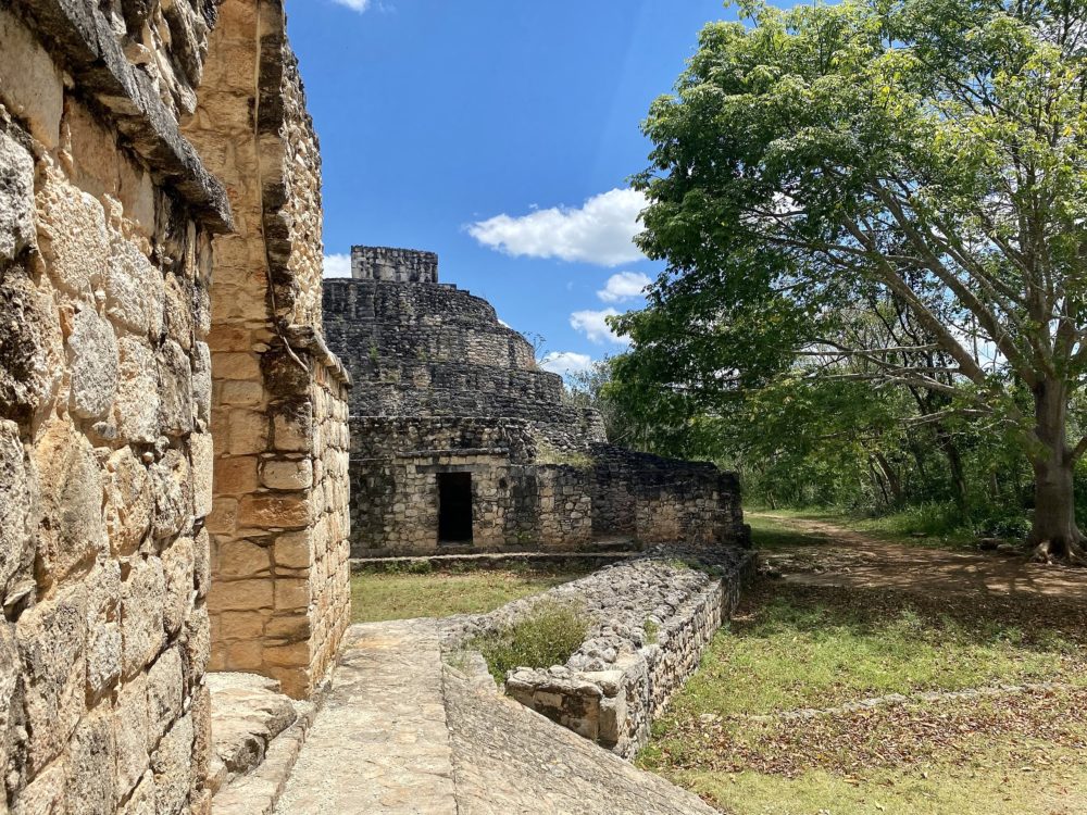Ek_Balam_Yucatan_wikimedia_commons_Sharon-Hahn-Darlin3-1000x750 - El precioso Pueblo Mágico de Yucatán que alberga la tumba de un rey maya y una magnífica zona arqueológica