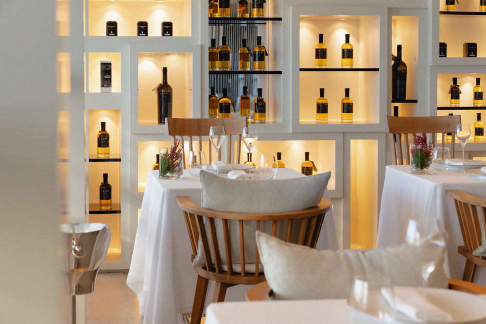 Enoteca-5-1000x667 - España: 4 destinos gastronómicos para conocer en Semana Santa